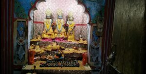 राम जन्मभूमि अयोध्या, मार्च 2020 में हम यहां गए और दर्शन किये, तब इस मंदिर के नवनिर्माण का कार्य प्रगति पर था। टेंट में राम जी थे और हमने उनके दर्शन किये।