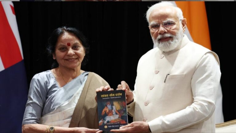 “संस्कृत दिवस: मृदुल कीर्ति जी की अद्वितीय साहित्यिक यात्रा”